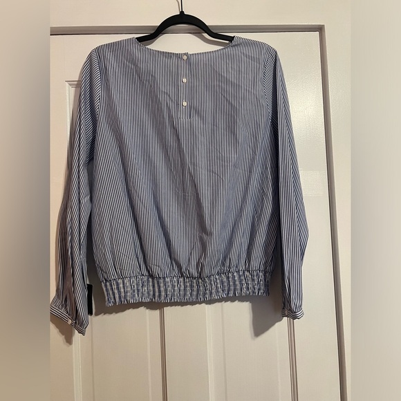 #6 ZARA • VERTICAL PINSTRIPE •BLOUSE NWT - Picture 2 of 7